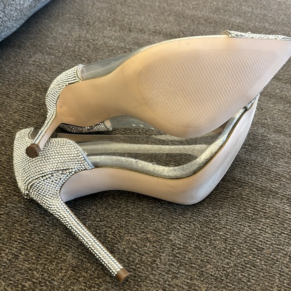 Steve Madden Malibu-R Rhinestone Vinyl Pointed-Toe Pumps Size 7.5 - Picture 13 of 14